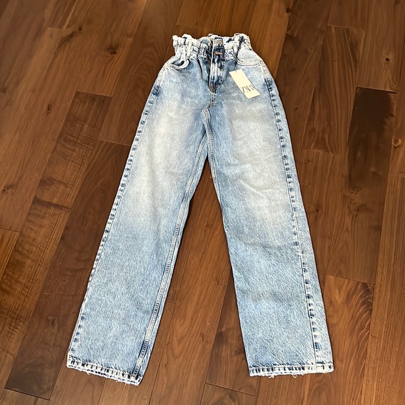 Zara Paperbag Jenas (Never Been Worn) - Picture 1 of 3